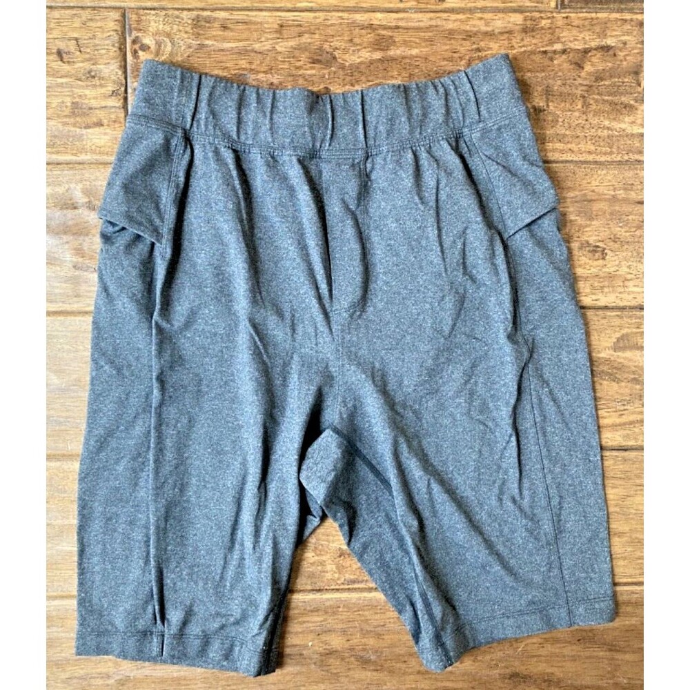 Lululemon Men’s Medium Gray Shorts Pockets Drawstring Gym Training